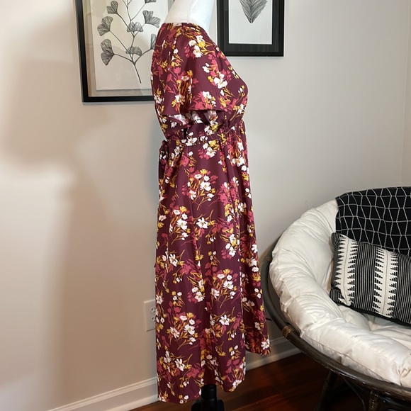 NWOT Isabel floral maternity dress - Picture 2 of 9
